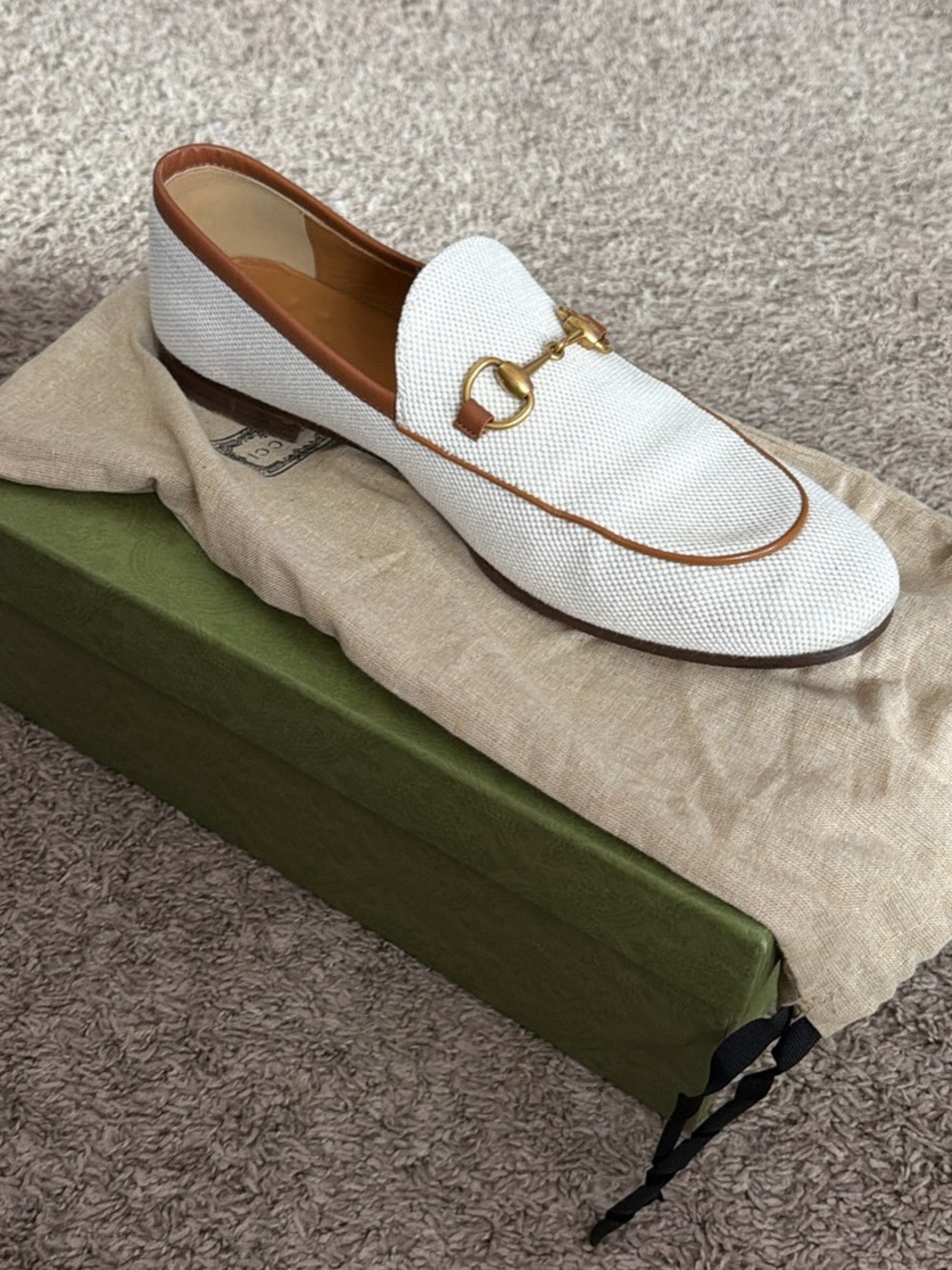 Gucci White Textured Leather Loafer with Brown Trim and Gold Bit